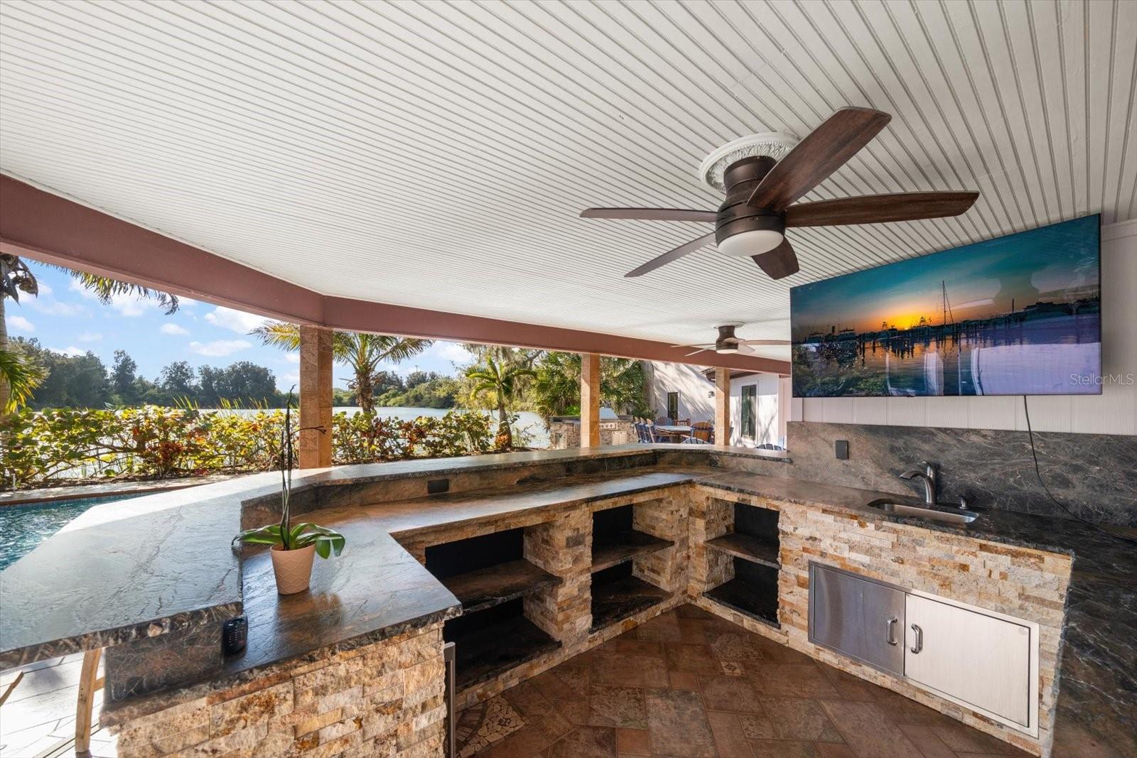 2402 PINE HAMMOCK, CLEARWATER, FL — photo 31