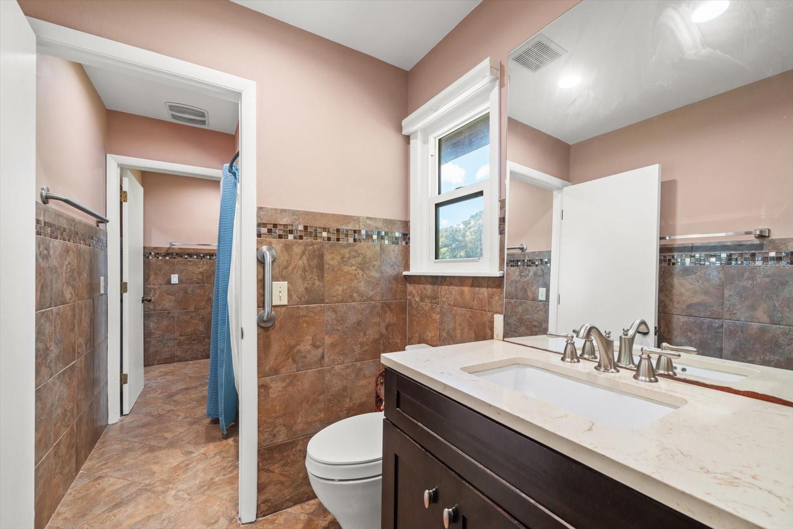 2402 PINE HAMMOCK, CLEARWATER, FL — photo 49