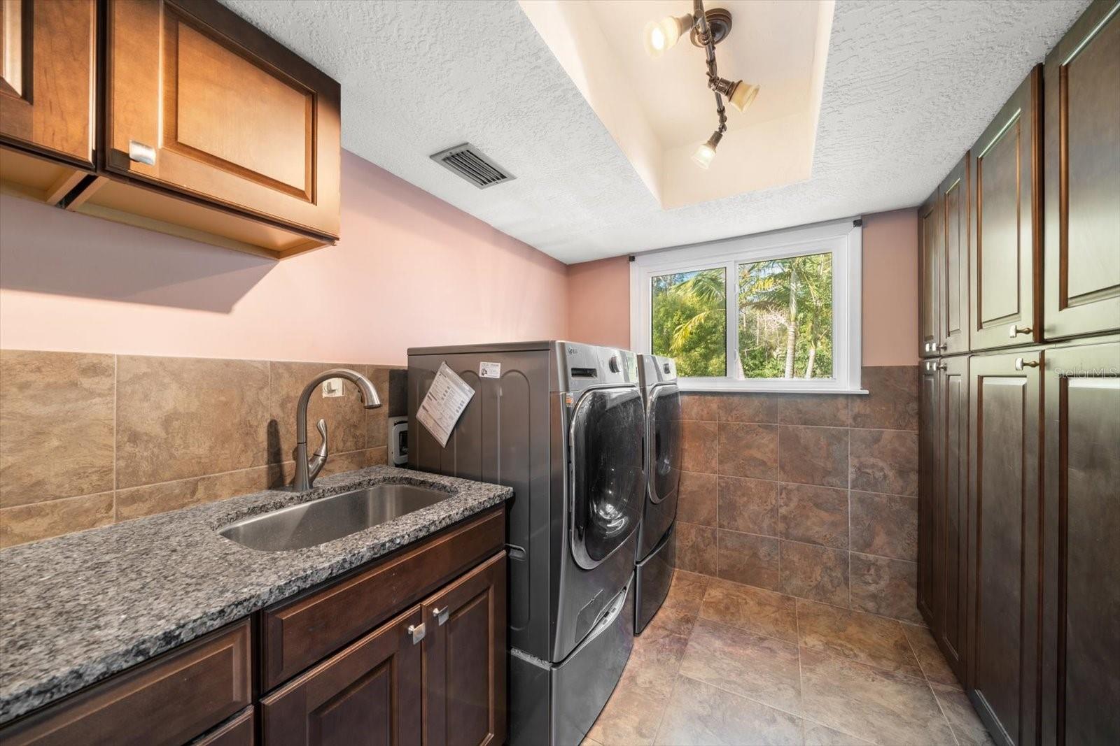 2402 PINE HAMMOCK, CLEARWATER, FL — photo 52