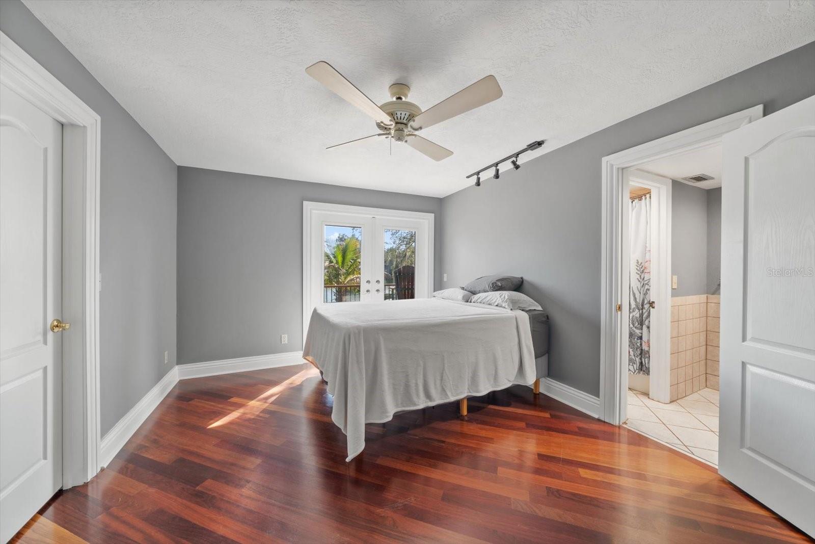 2402 PINE HAMMOCK, CLEARWATER, FL — photo 55