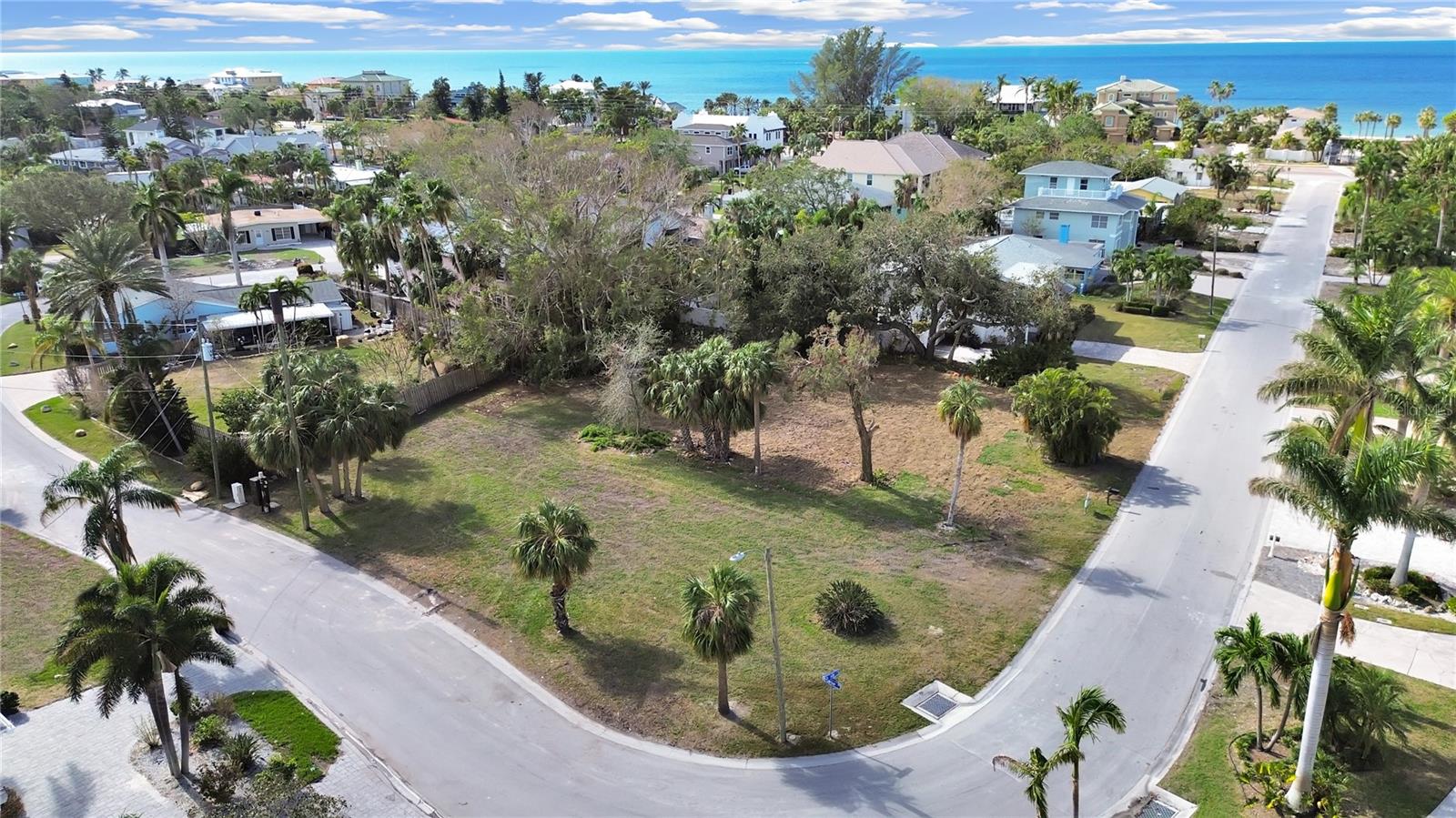 116 6TH ST, BELLEAIR BEACH, FL — photo 3