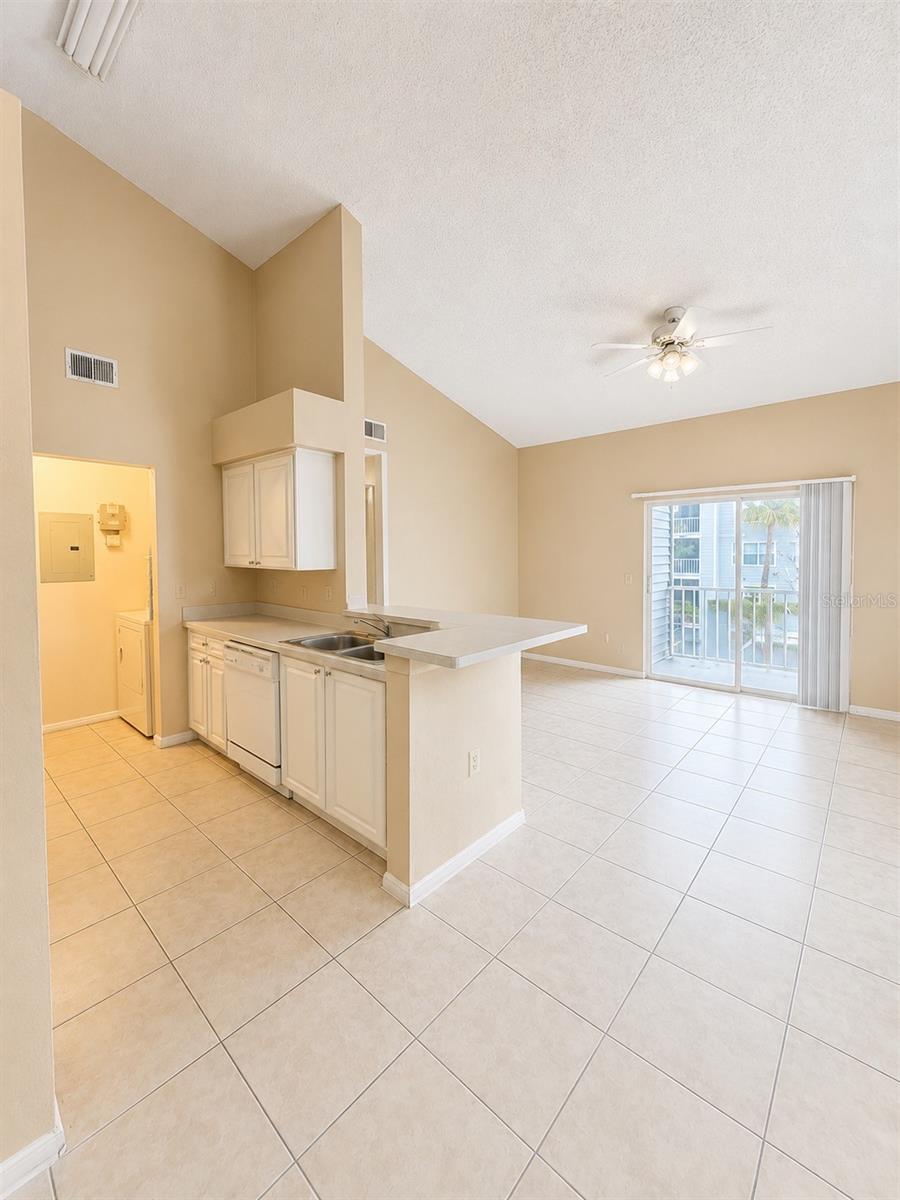 1218 BERMUDA LAKES LN #201, KISSIMMEE, FL — photo 2
