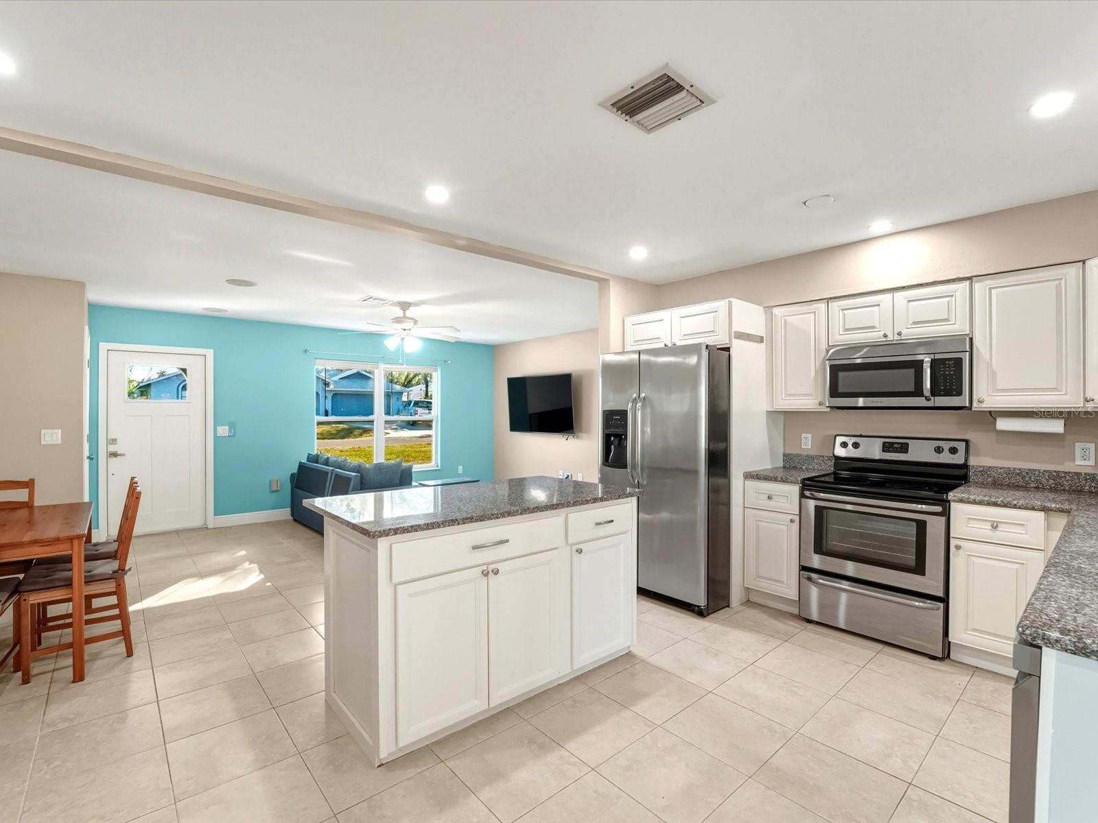 1017 ROSEDALE RD, VENICE, FL — photo 3