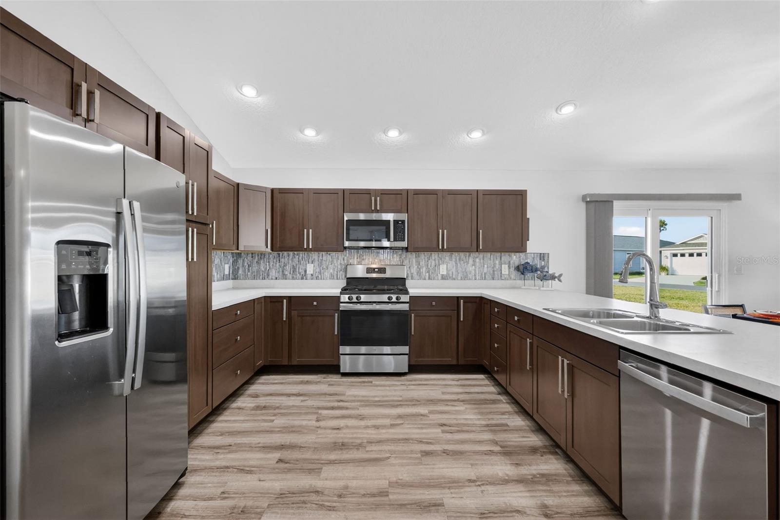 7169 DENVER AVE, THE VILLAGES, FL — photo 13