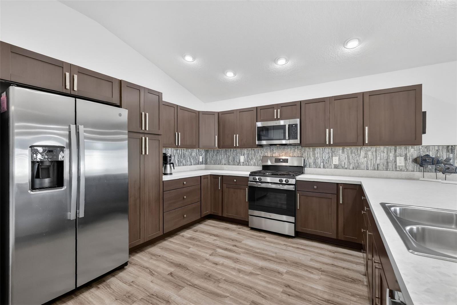 7169 DENVER AVE, THE VILLAGES, FL — photo 16