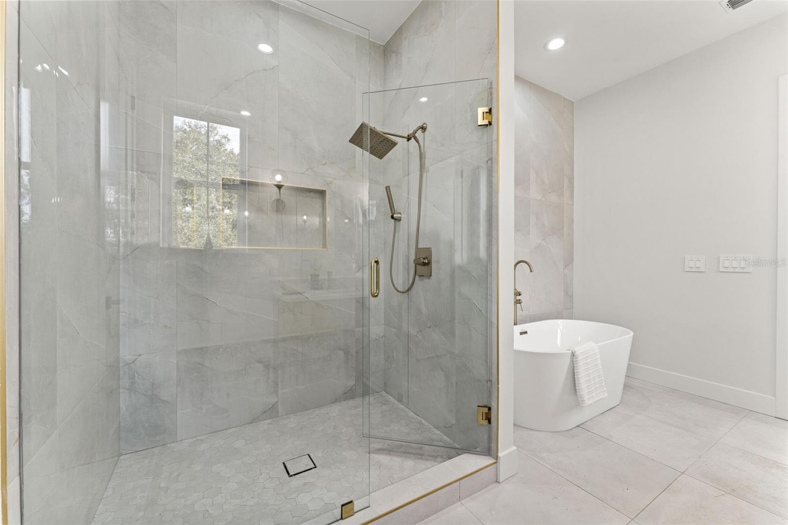 10194 HODSON PL, SEMINOLE, FL — photo 24