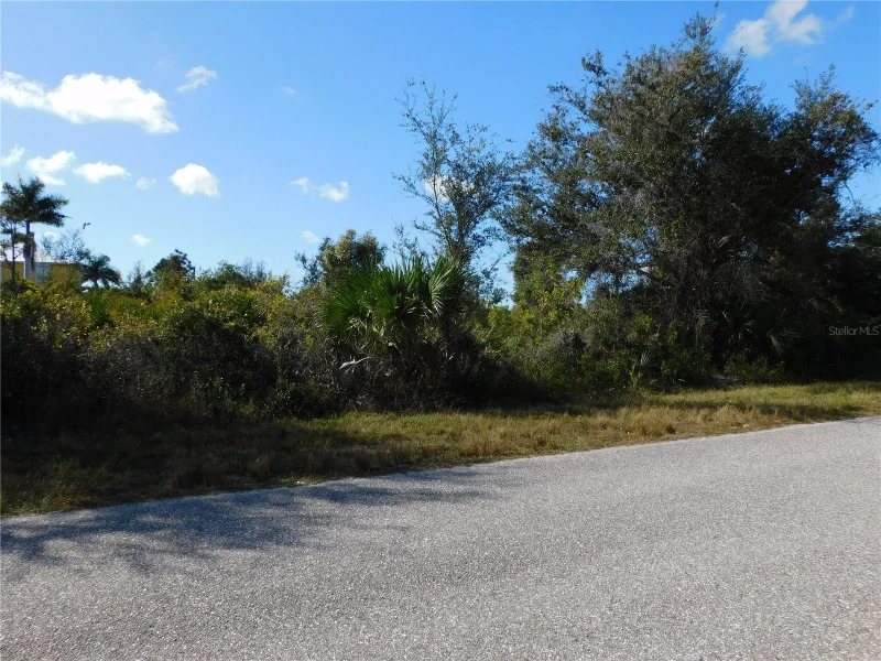 14009 PARIS LN, PORT CHARLOTTE, FL