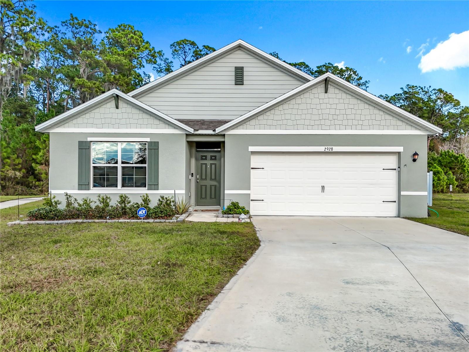 2928 CANARY LN, TAVARES, FL