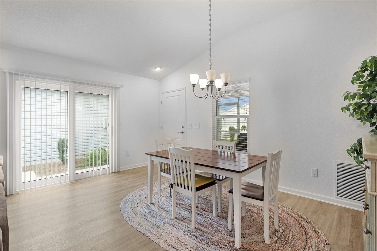 842 SPRING AVE, THE VILLAGES, FL — photo 11