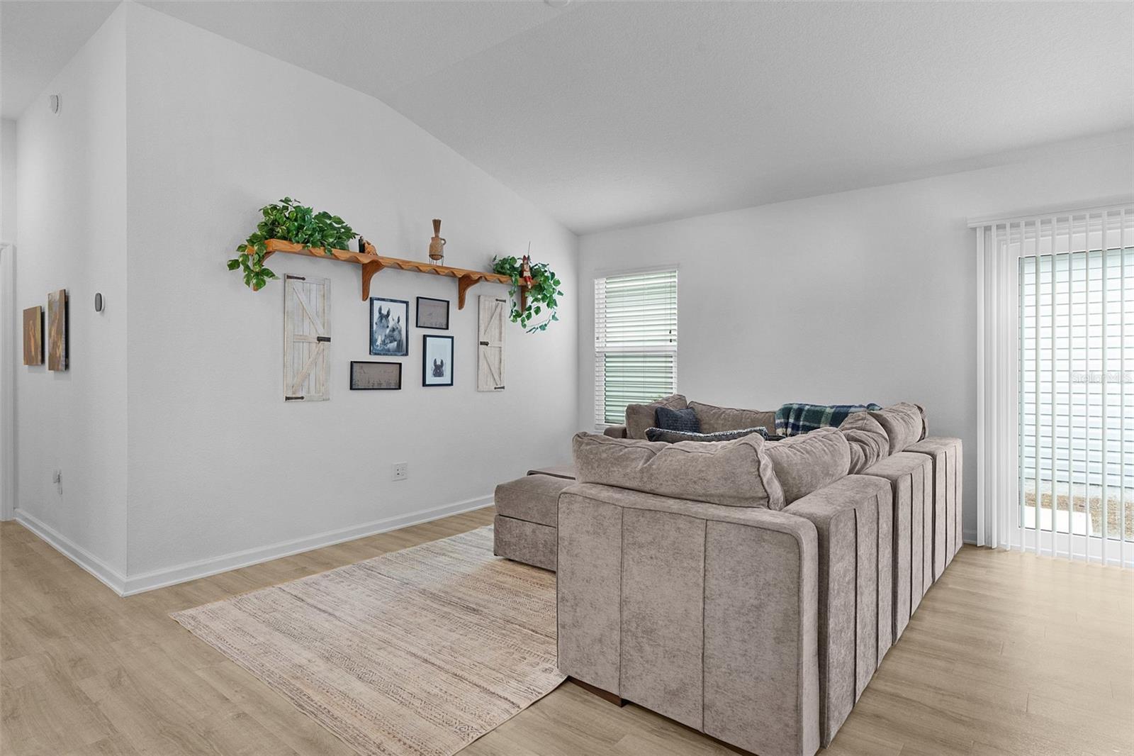 842 SPRING AVE, THE VILLAGES, FL — photo 24
