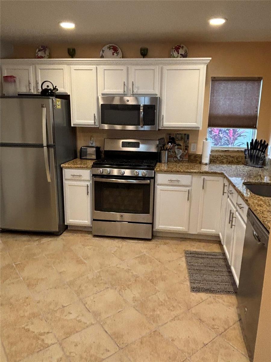1069 BURNETTOWN PL, THE VILLAGES, FL — photo 4