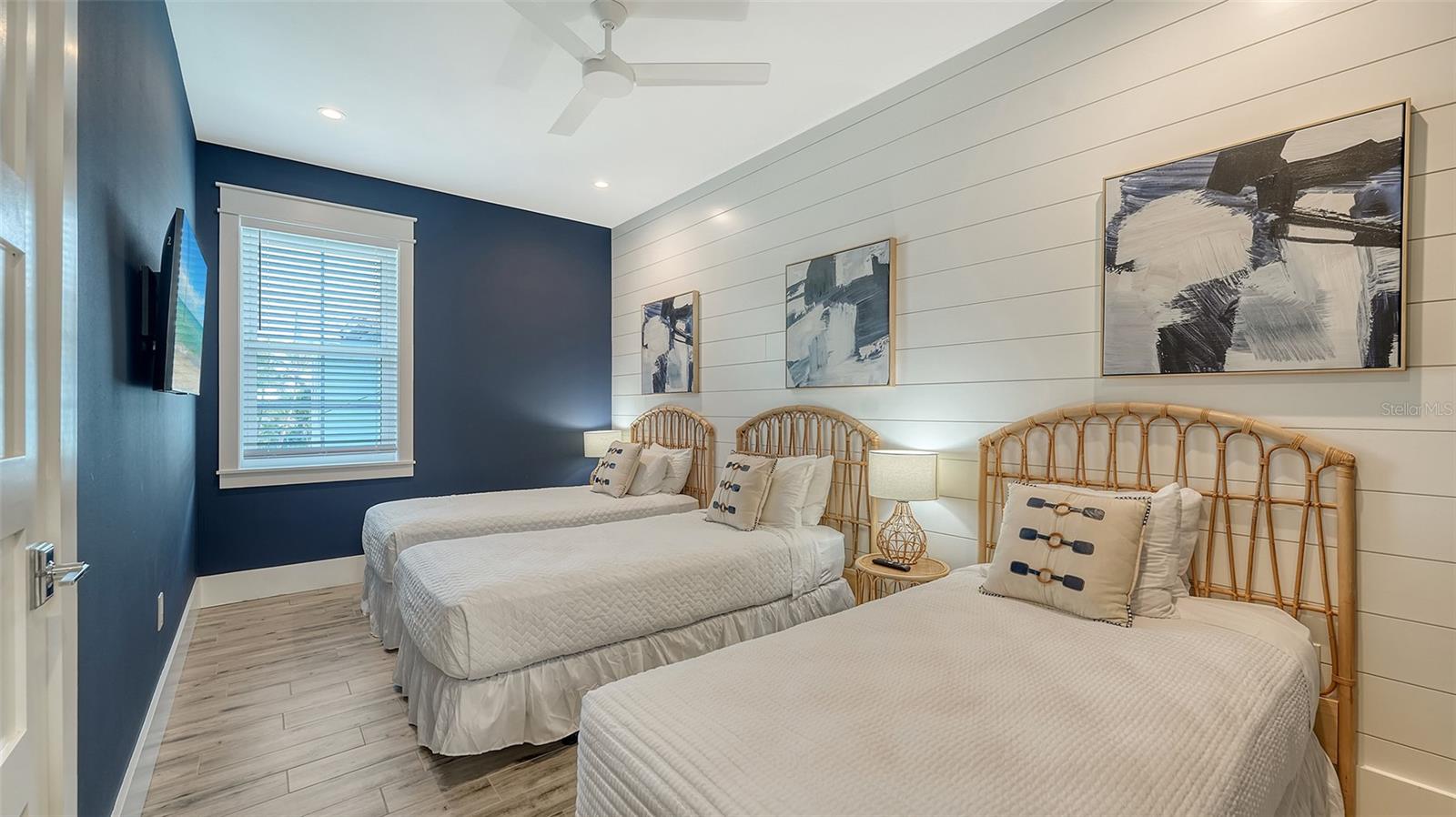 2175 AVENUE A, BRADENTON BEACH, FL — photo 37