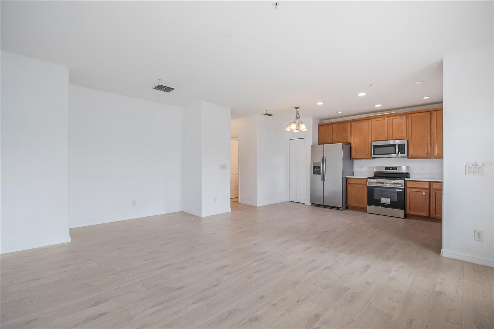 2018 CYPRESS BAY BLVD, KISSIMMEE, FL — photo 4