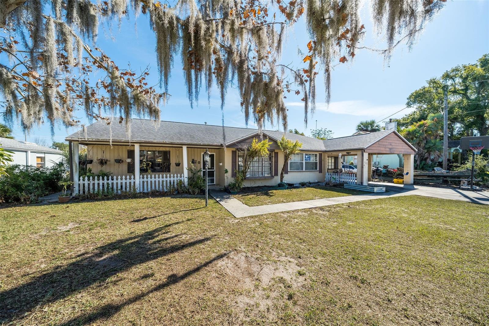 708 N SAINT CLAIR ABRAMS AVE, TAVARES, FL — photo 4
