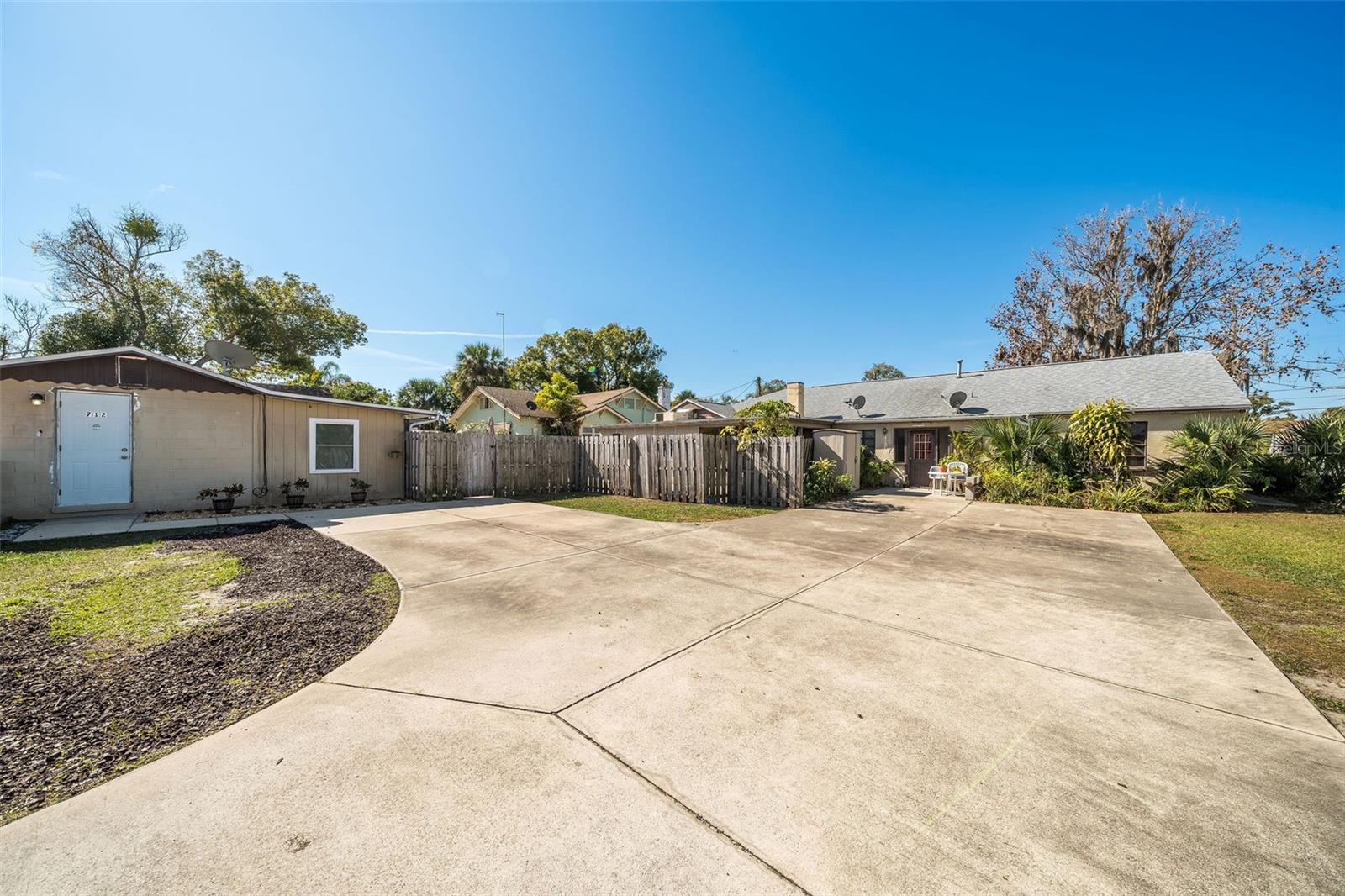 708 N SAINT CLAIR ABRAMS AVE, TAVARES, FL — photo 95