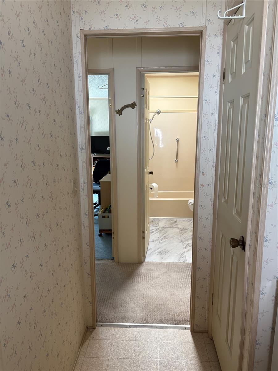 25051 BETTON HL, LEESBURG, FL — photo 11