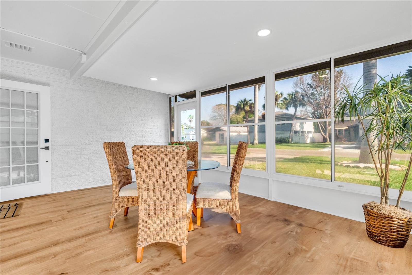 1825 SHORE ACRES BLVD NE, ST PETERSBURG, FL — photo 4