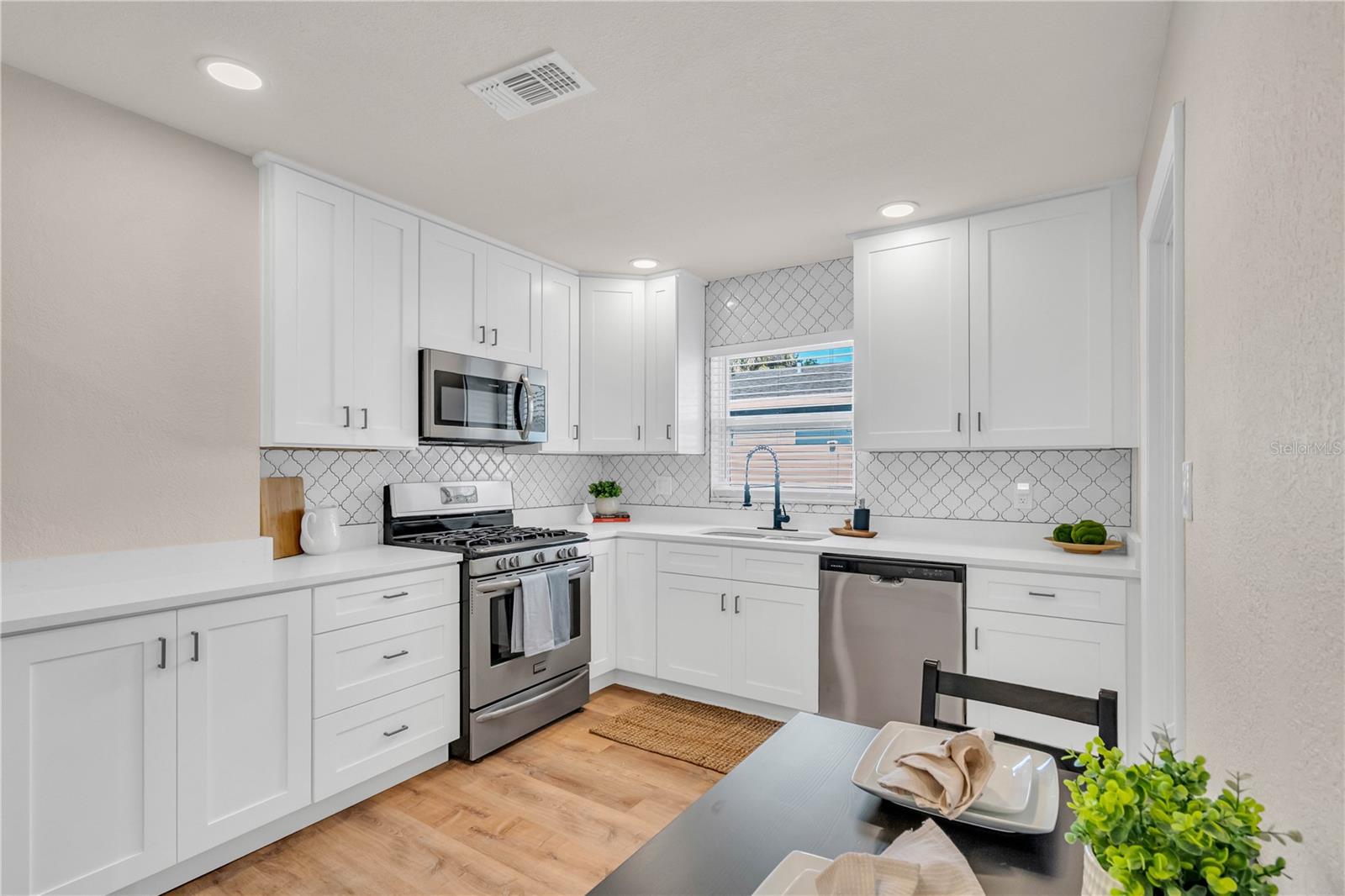 1825 SHORE ACRES BLVD NE, ST PETERSBURG, FL — photo 8