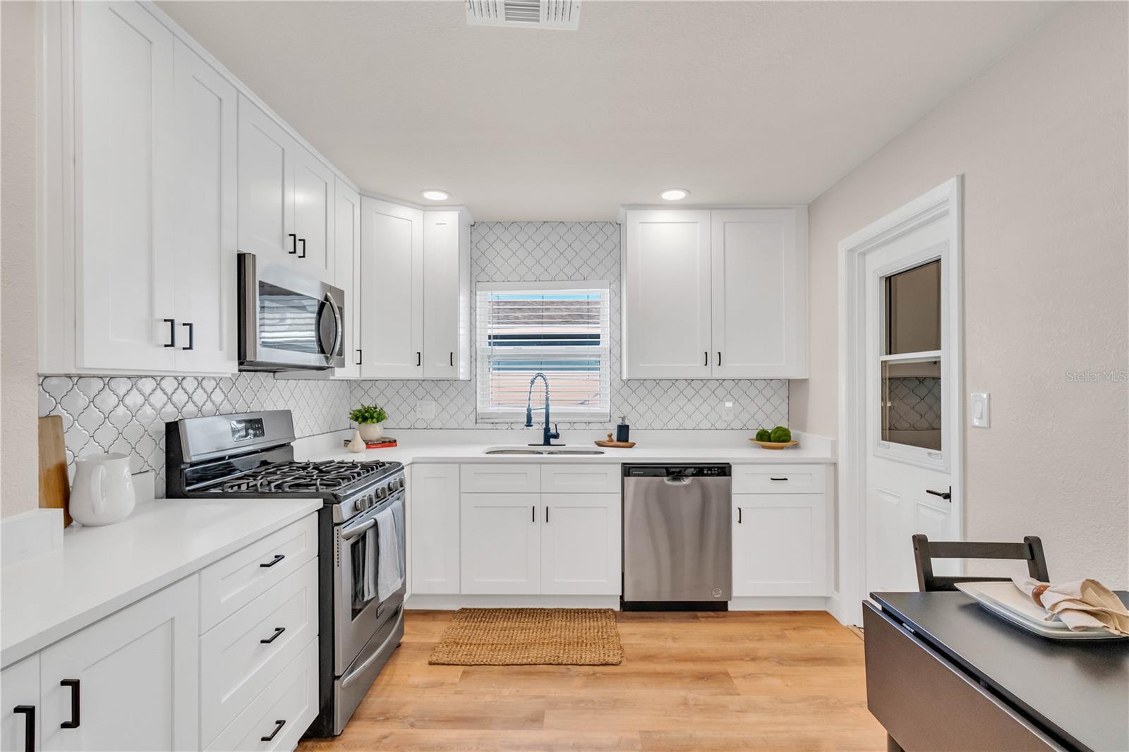 1825 SHORE ACRES BLVD NE, ST PETERSBURG, FL — photo 9