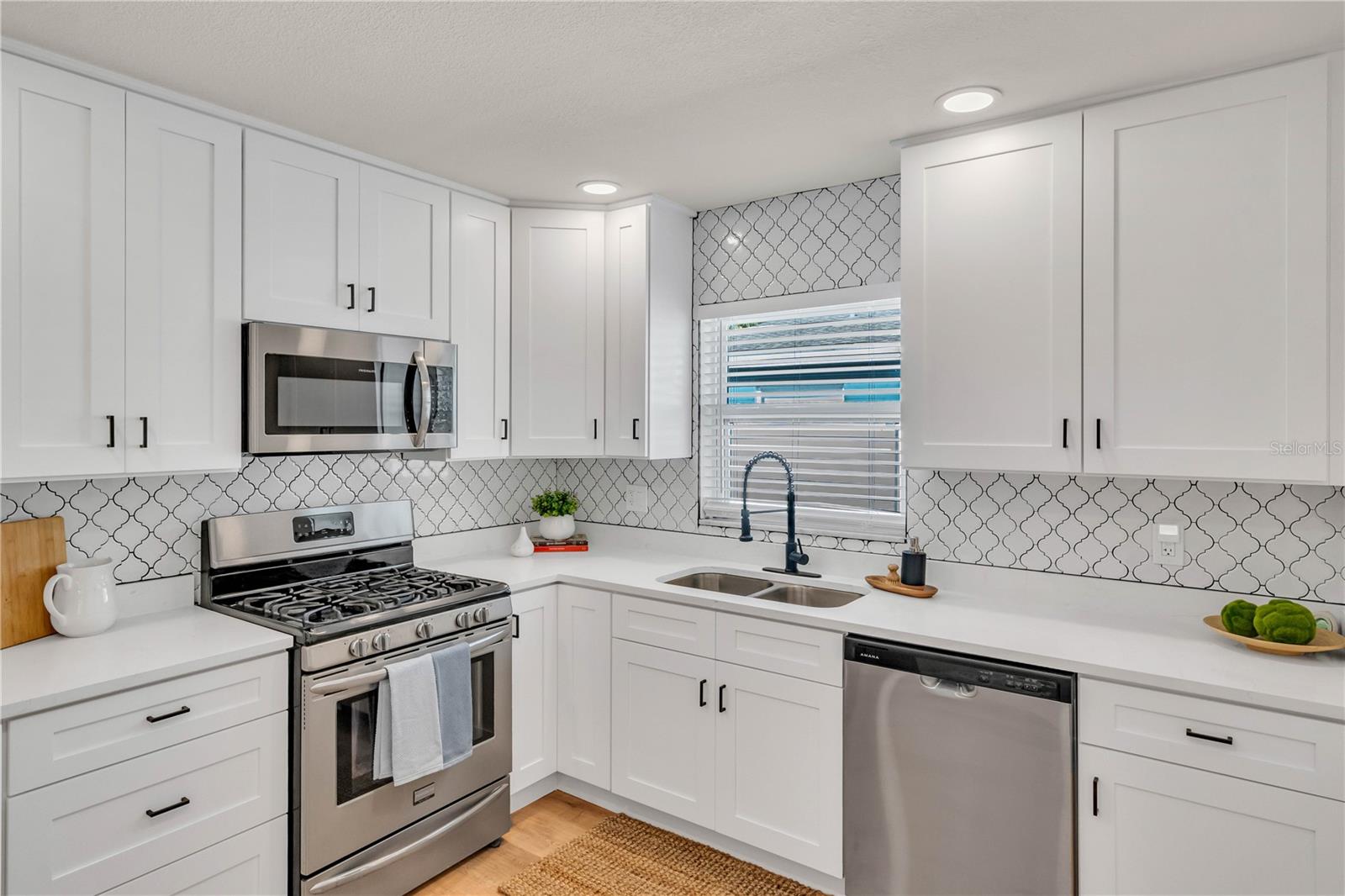 1825 SHORE ACRES BLVD NE, ST PETERSBURG, FL — photo 11