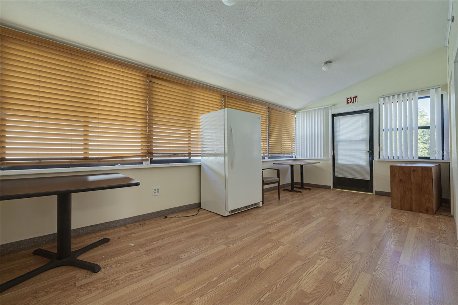 220 SCOTLAND ST, DUNEDIN, FL — photo 25