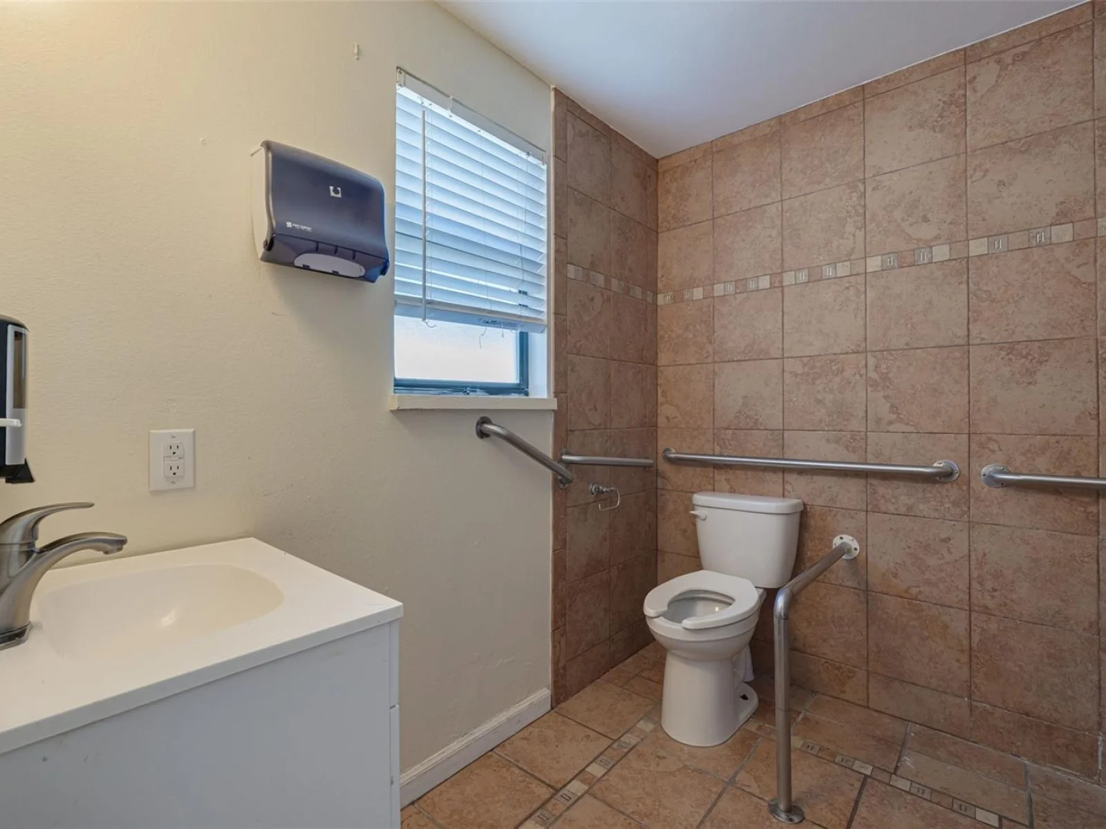 220 SCOTLAND ST, DUNEDIN, FL — photo 46