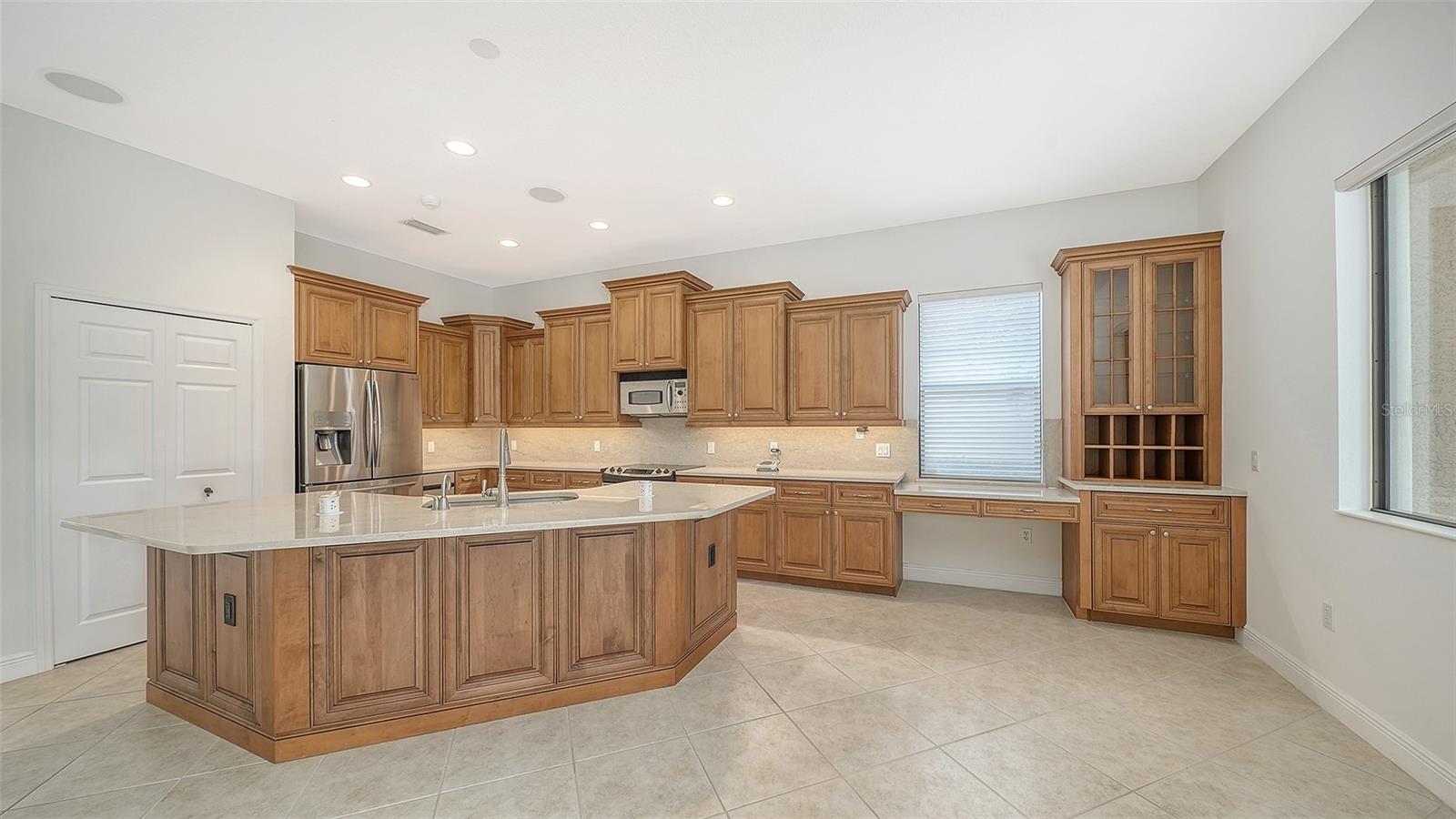 13911 SIENA LOOP, LAKEWOOD RANCH, FL — photo 19