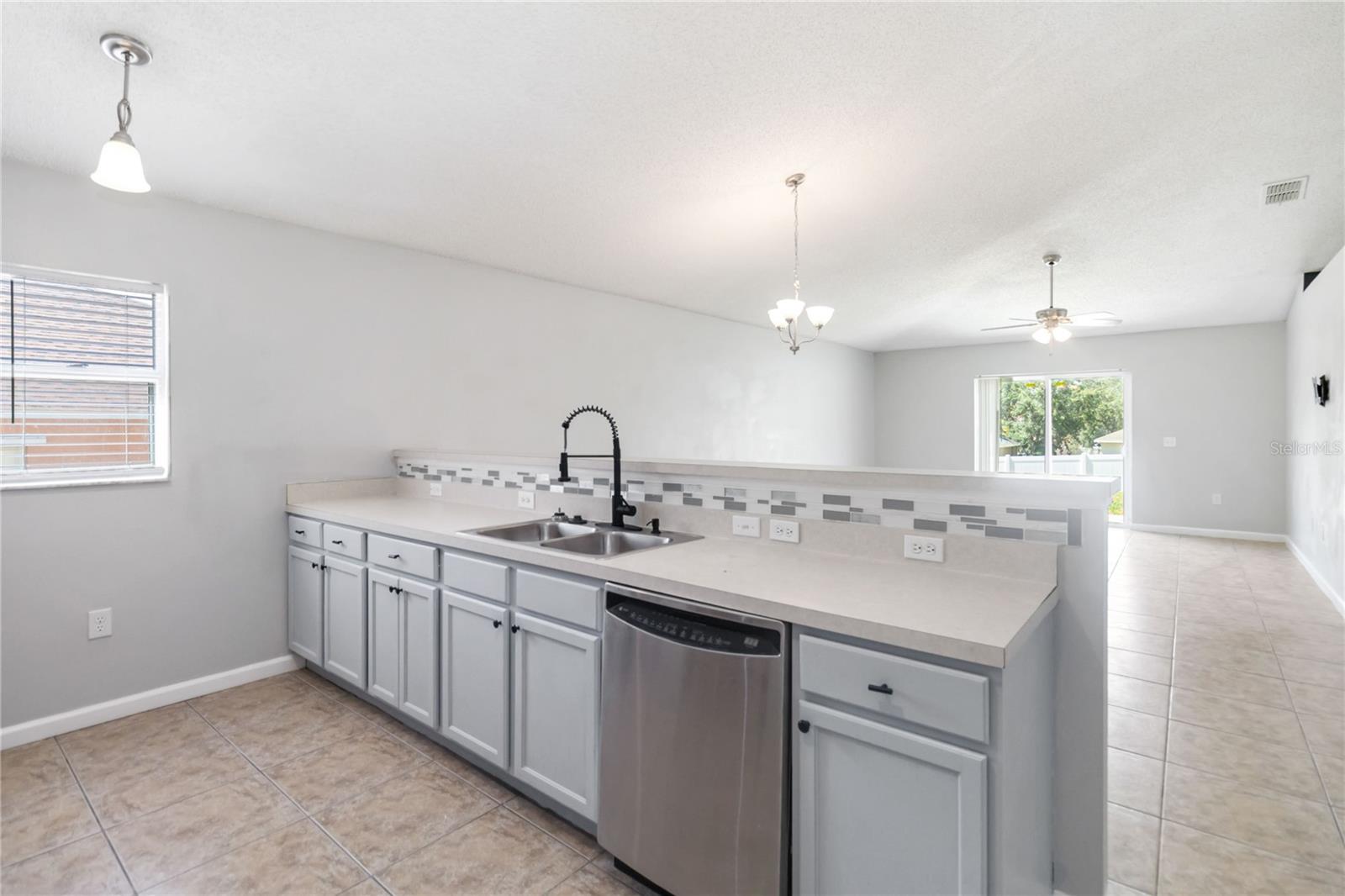 2225 SANDRIDGE CIR, EUSTIS, FL — photo 40