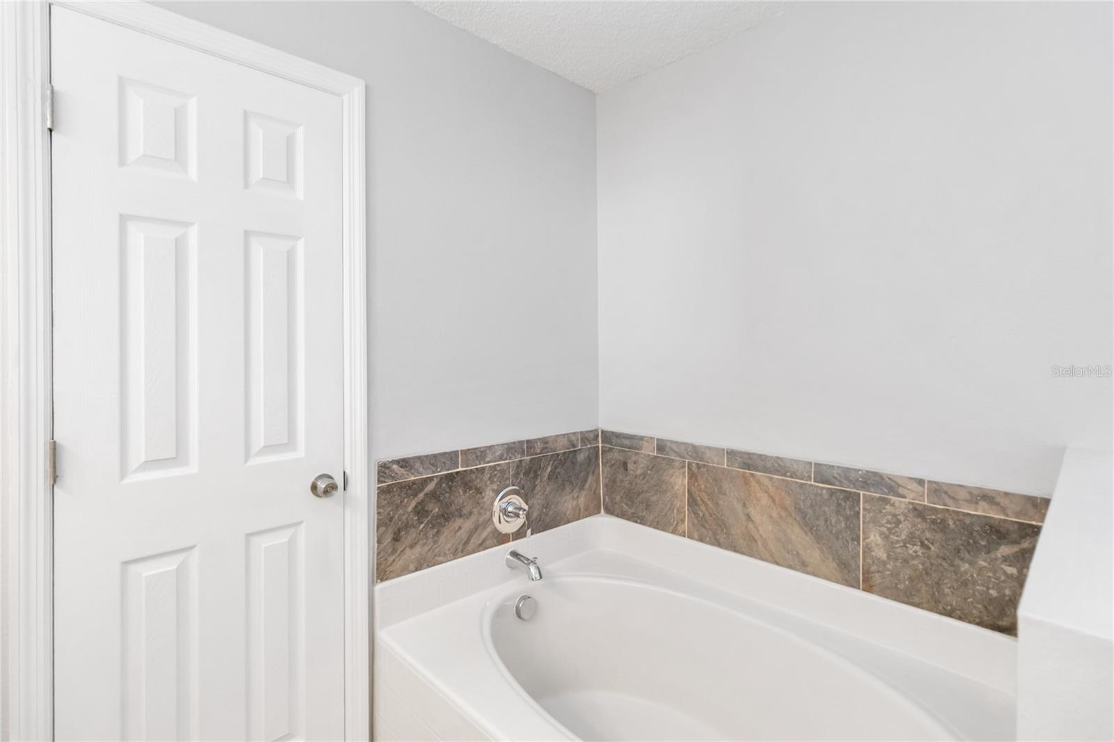 2225 SANDRIDGE CIR, EUSTIS, FL — photo 50