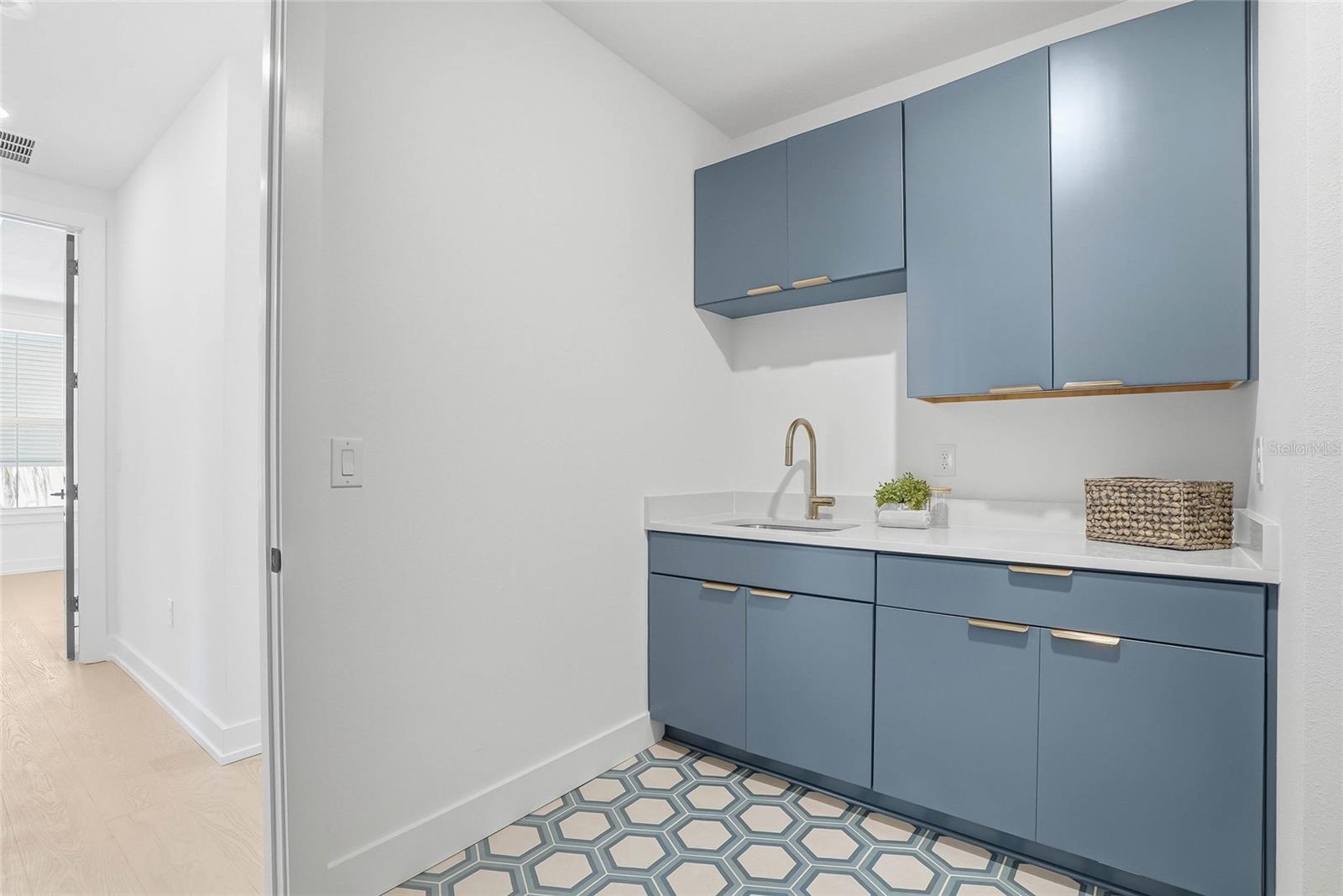 814 W AMELIA AVE, TAMPA, FL — photo 59
