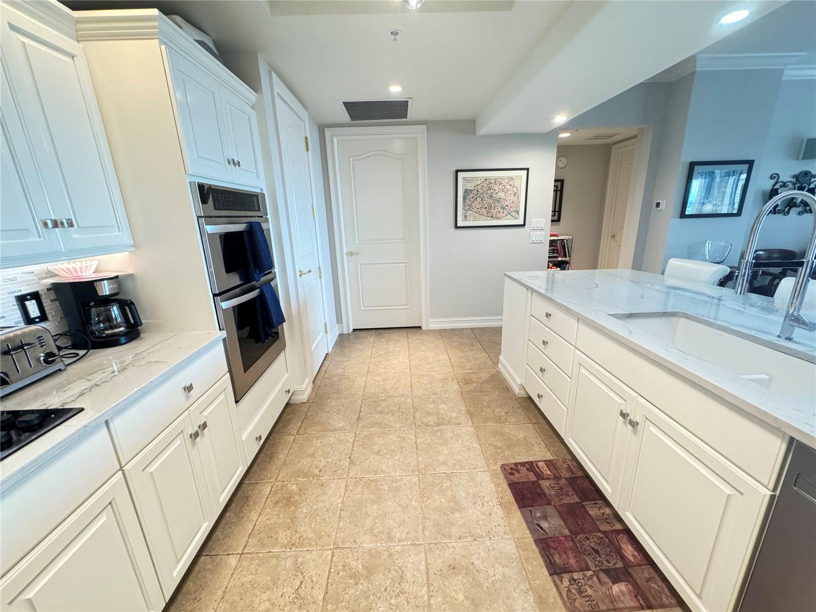 1111 RITZ CARLTON DR #1404, SARASOTA, FL — photo 11