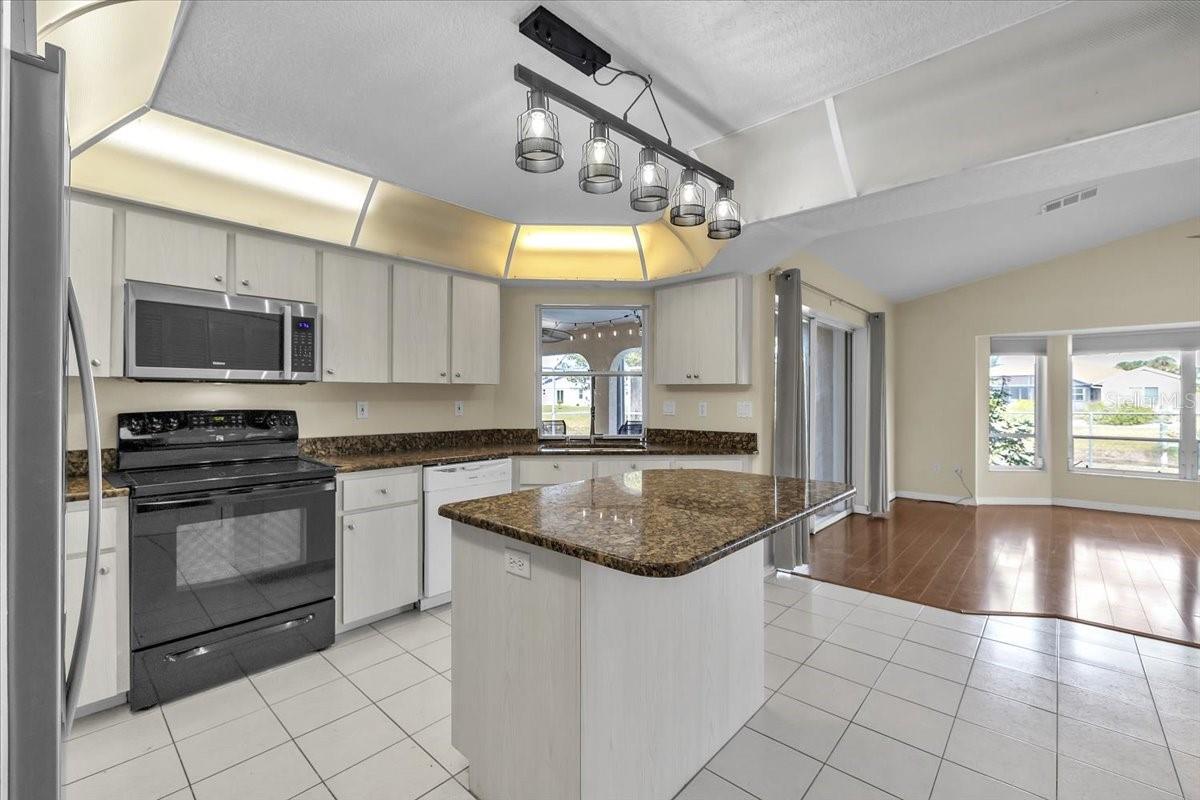 272 BROADMOOR LN, ROTONDA WEST, FL — photo 17