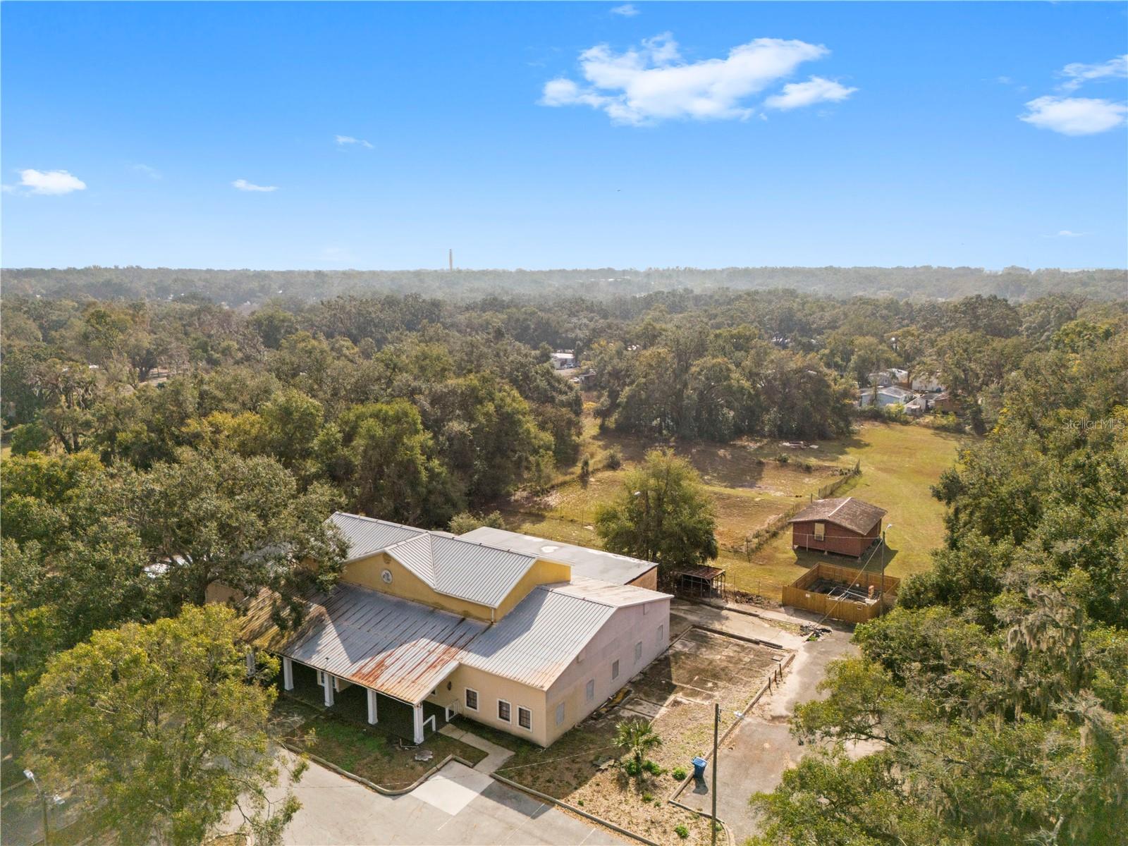 10511 MAIN ST, THONOTOSASSA, FL — photo 11