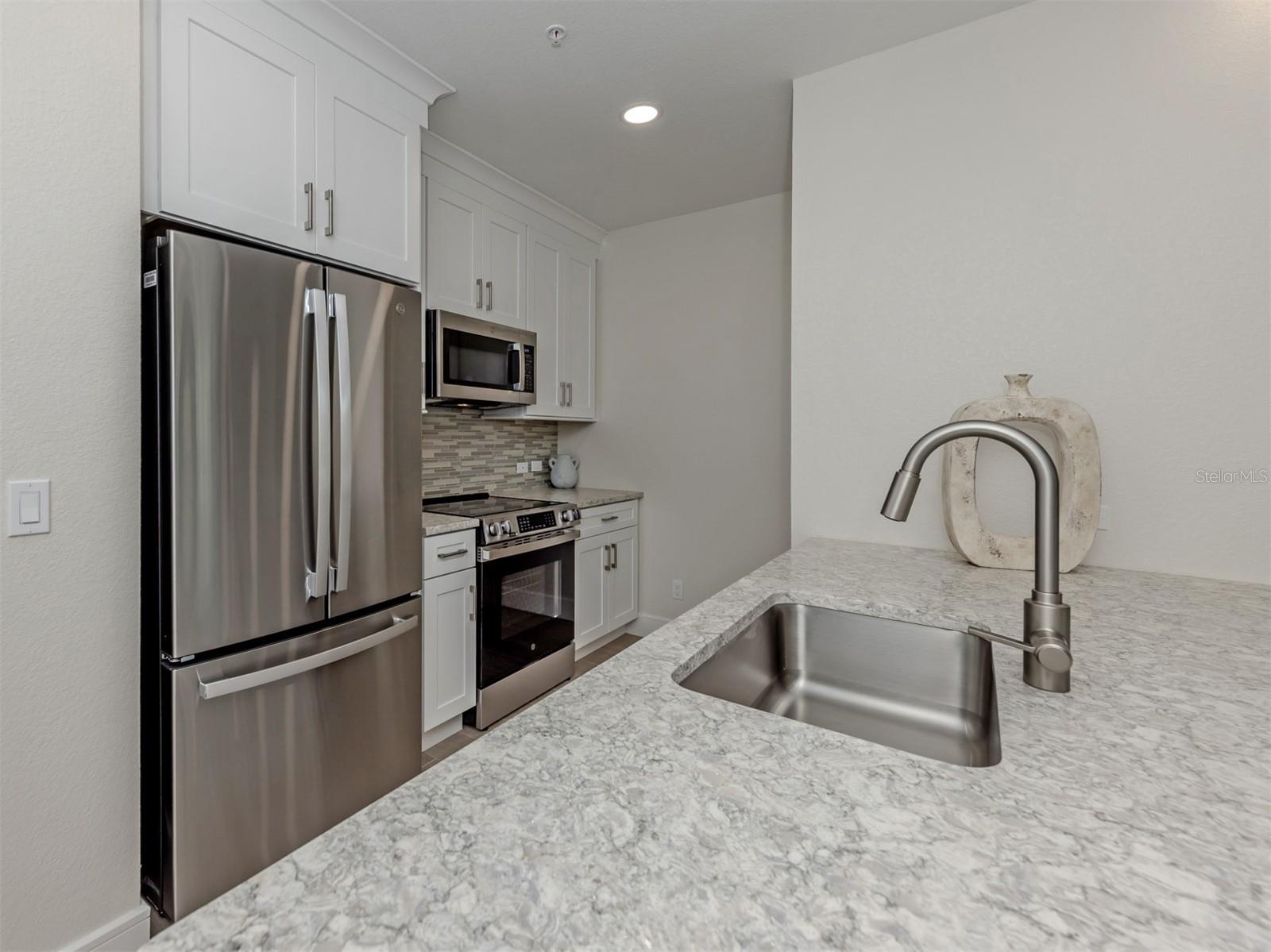787 S. TAMIAMI TRAIL #202, VENICE, FL — photo 17