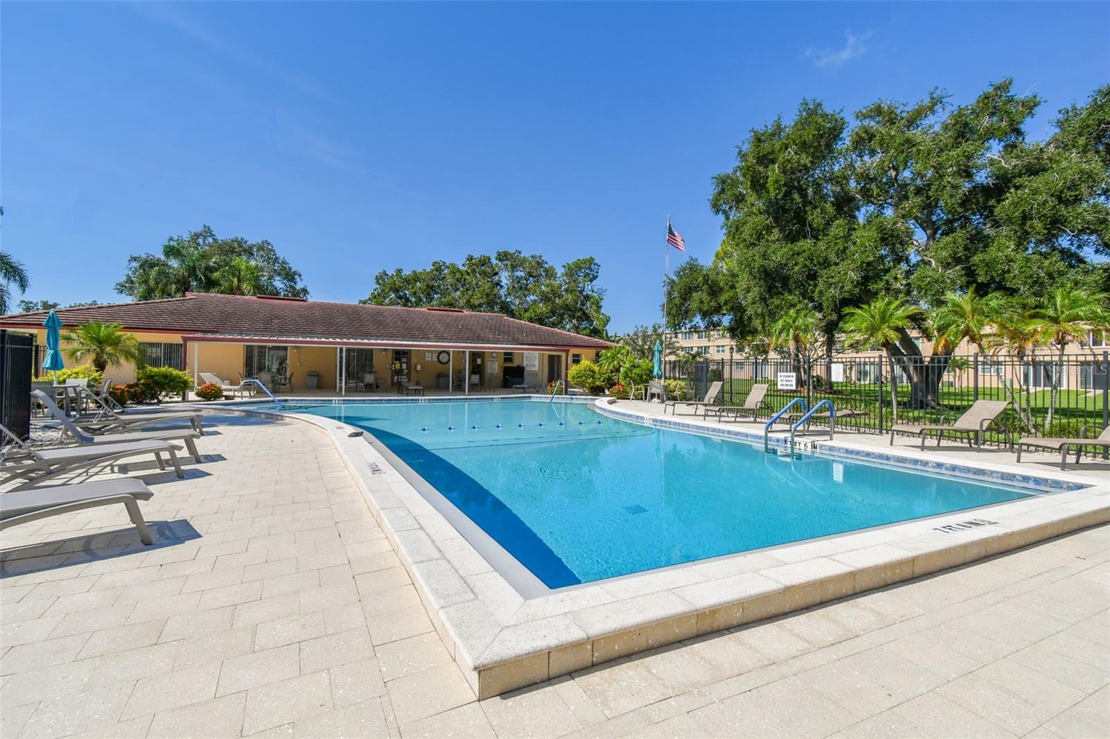4885 1ST ST NE #203, ST PETERSBURG, FL — photo 36