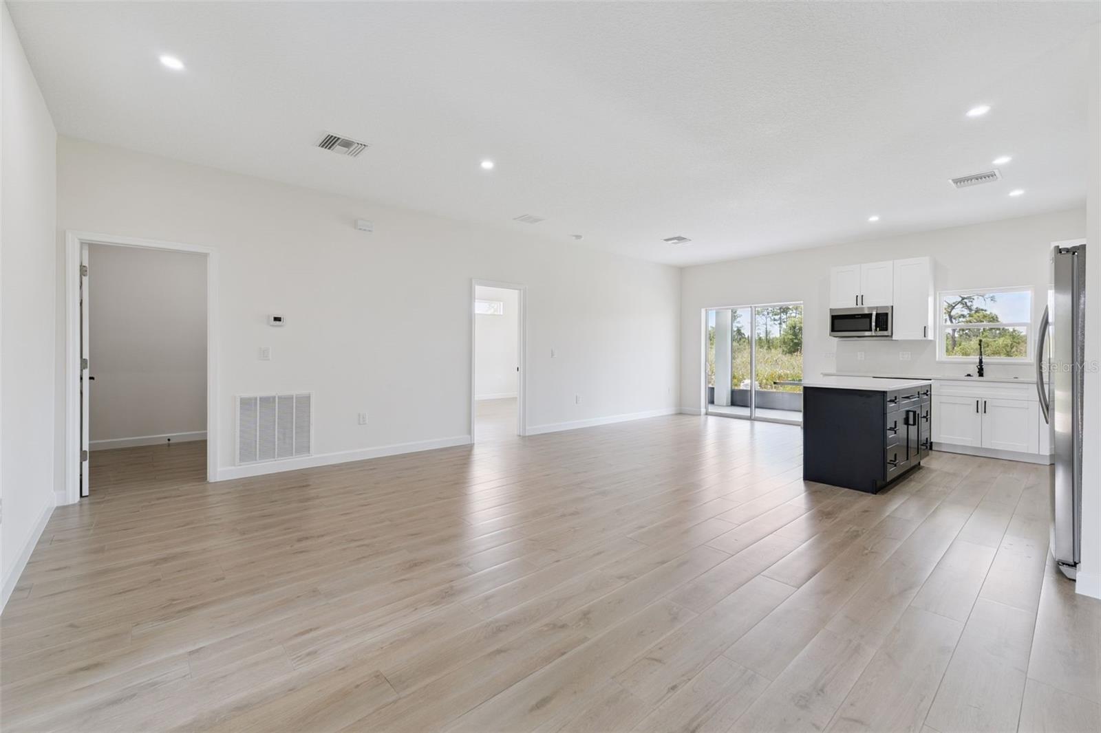7435 CASILLA ST, SEBRING, FL — photo 8