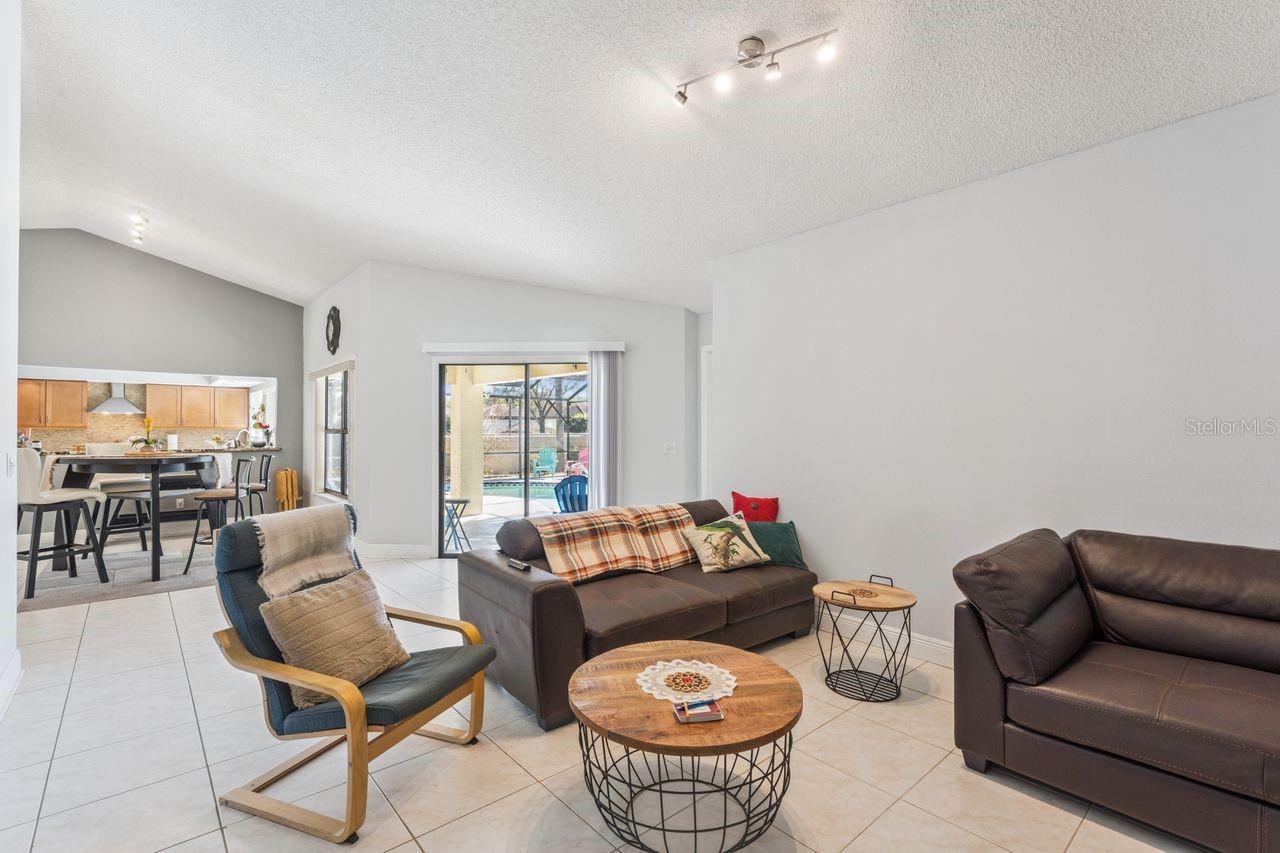 8215 ROLLA CT, ORLANDO, FL — photo 11