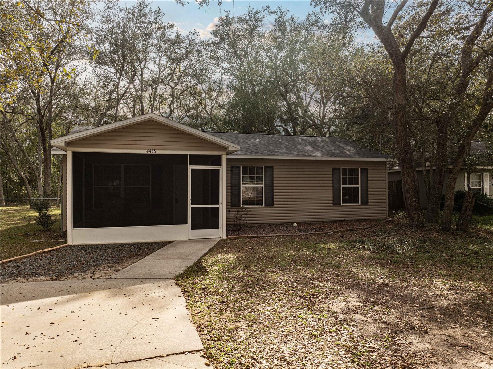 4438 CALAMONDIN ST, LADY LAKE, FL