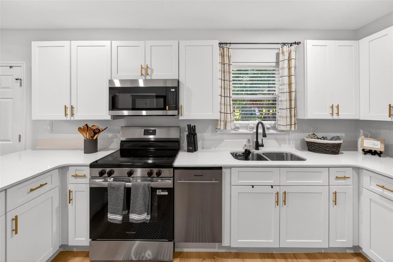 1503 GRANITE STATE CT, MOUNT DORA, FL — photo 9