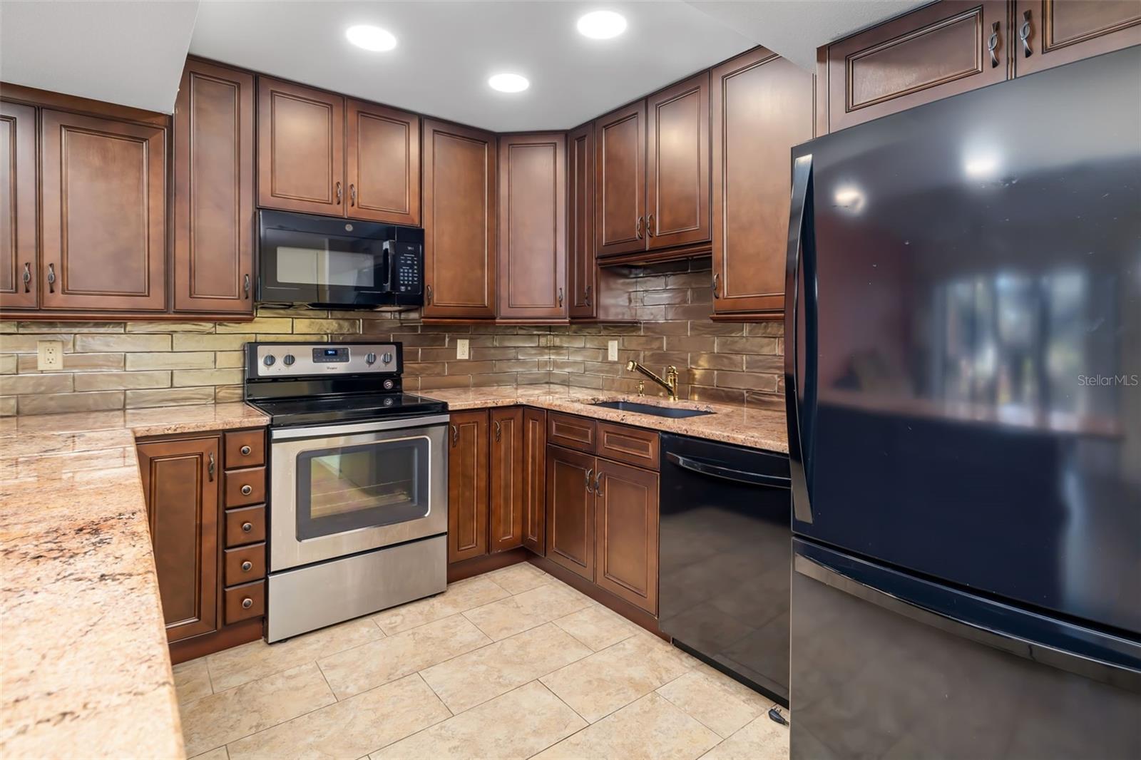 425 30TH AVE W #C112, BRADENTON, FL — photo 5