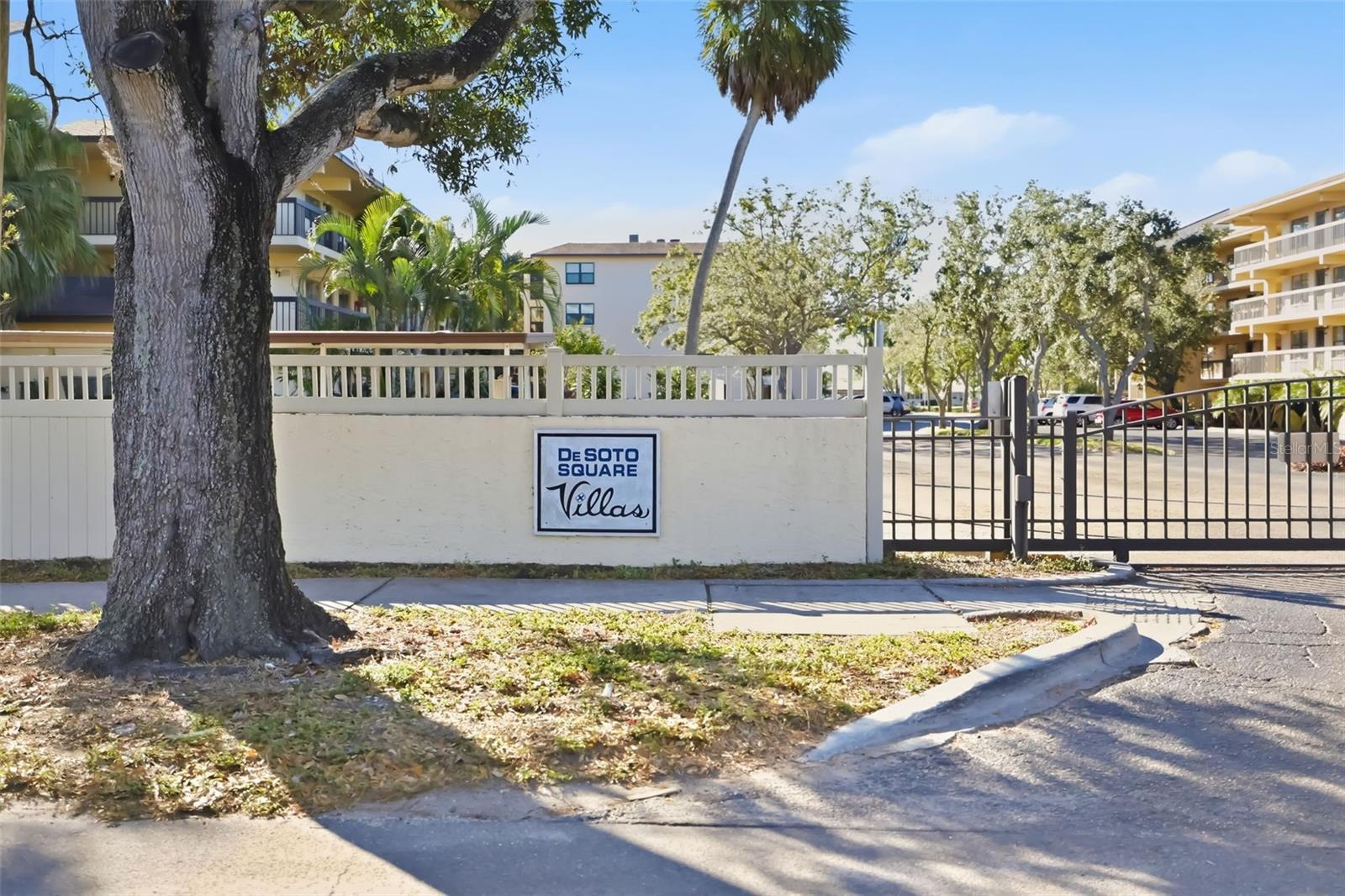 425 30TH AVE W #C112, BRADENTON, FL — photo 49