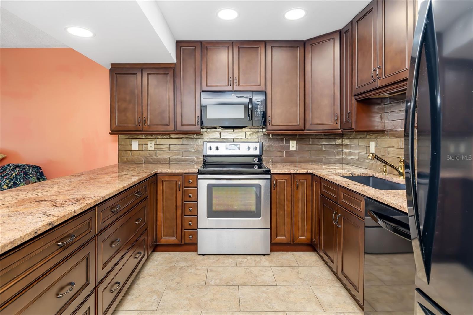 425 30TH AVE W #C112, BRADENTON, FL — photo 6