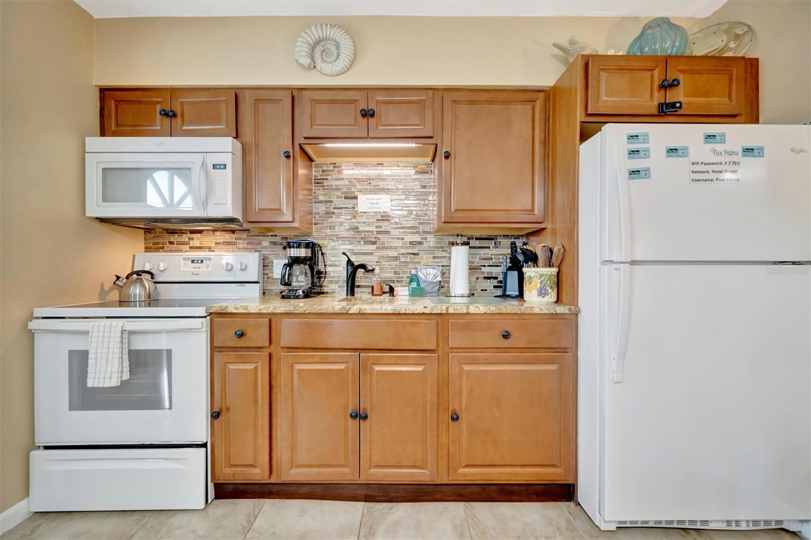 673 BAY ESPLANADE #204, CLEARWATER BEACH, FL — photo 12