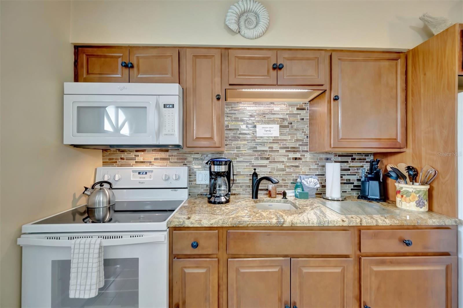 673 BAY ESPLANADE #204, CLEARWATER BEACH, FL — photo 13