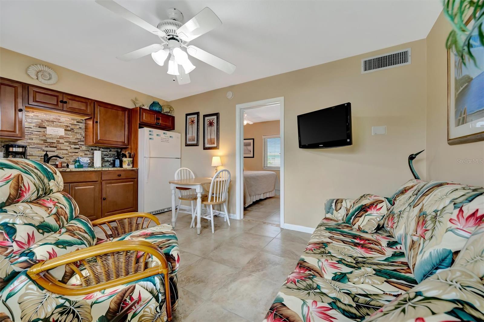 673 BAY ESPLANADE #204, CLEARWATER BEACH, FL — photo 20