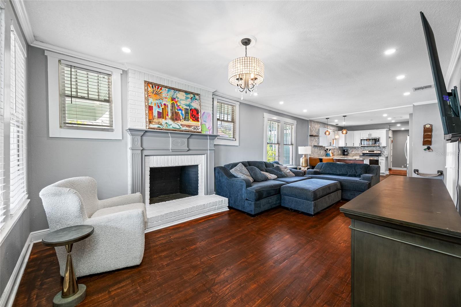 304 W HENRY AVE, TAMPA, FL — photo 11