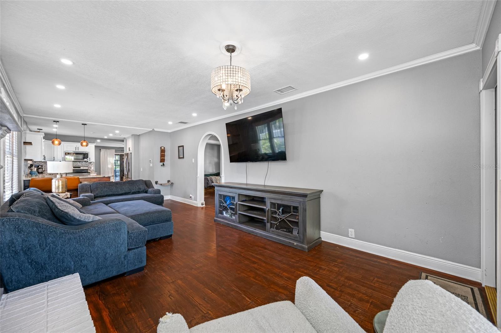 304 W HENRY AVE, TAMPA, FL — photo 12