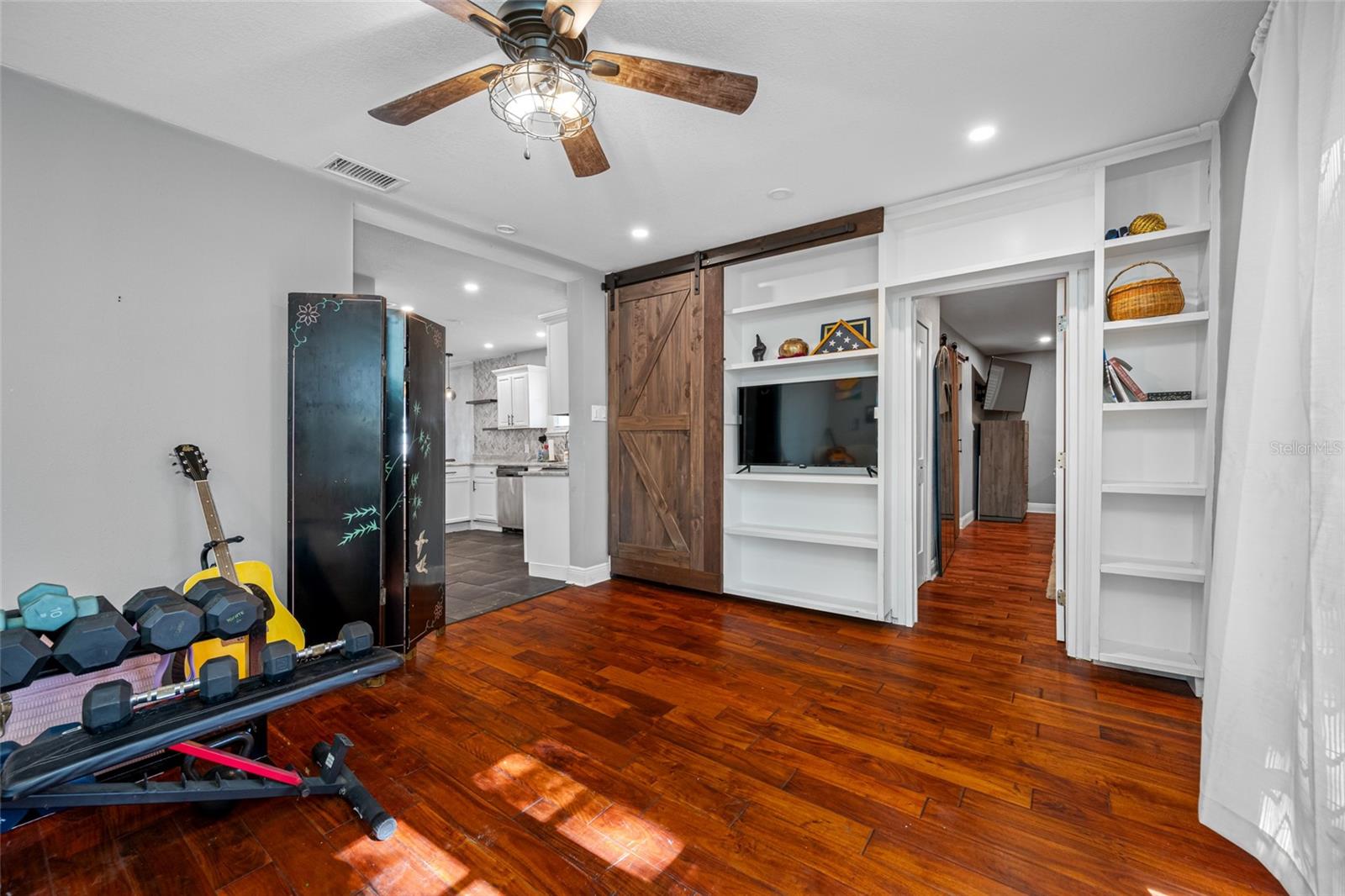 304 W HENRY AVE, TAMPA, FL — photo 26