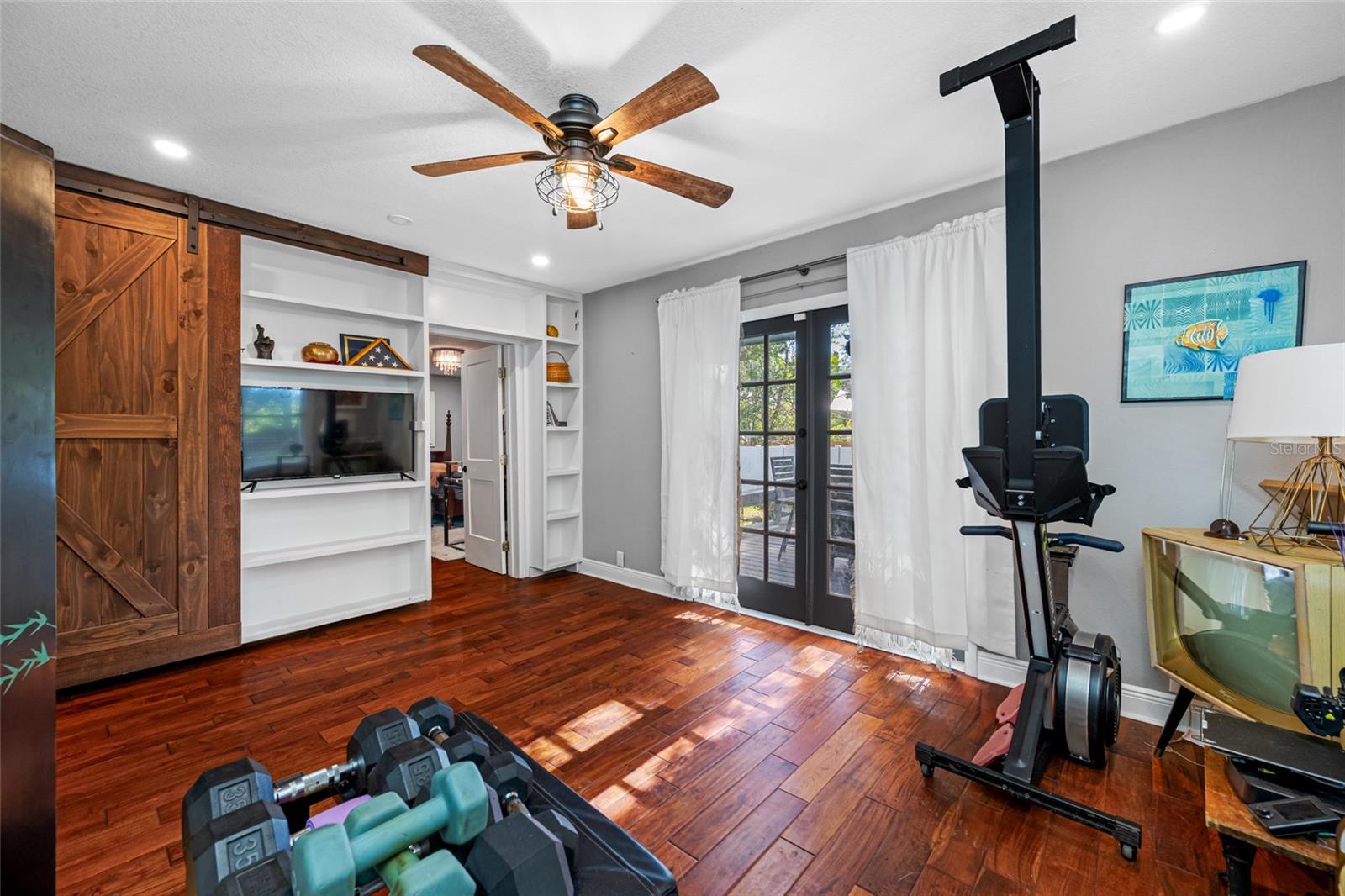 304 W HENRY AVE, TAMPA, FL — photo 27