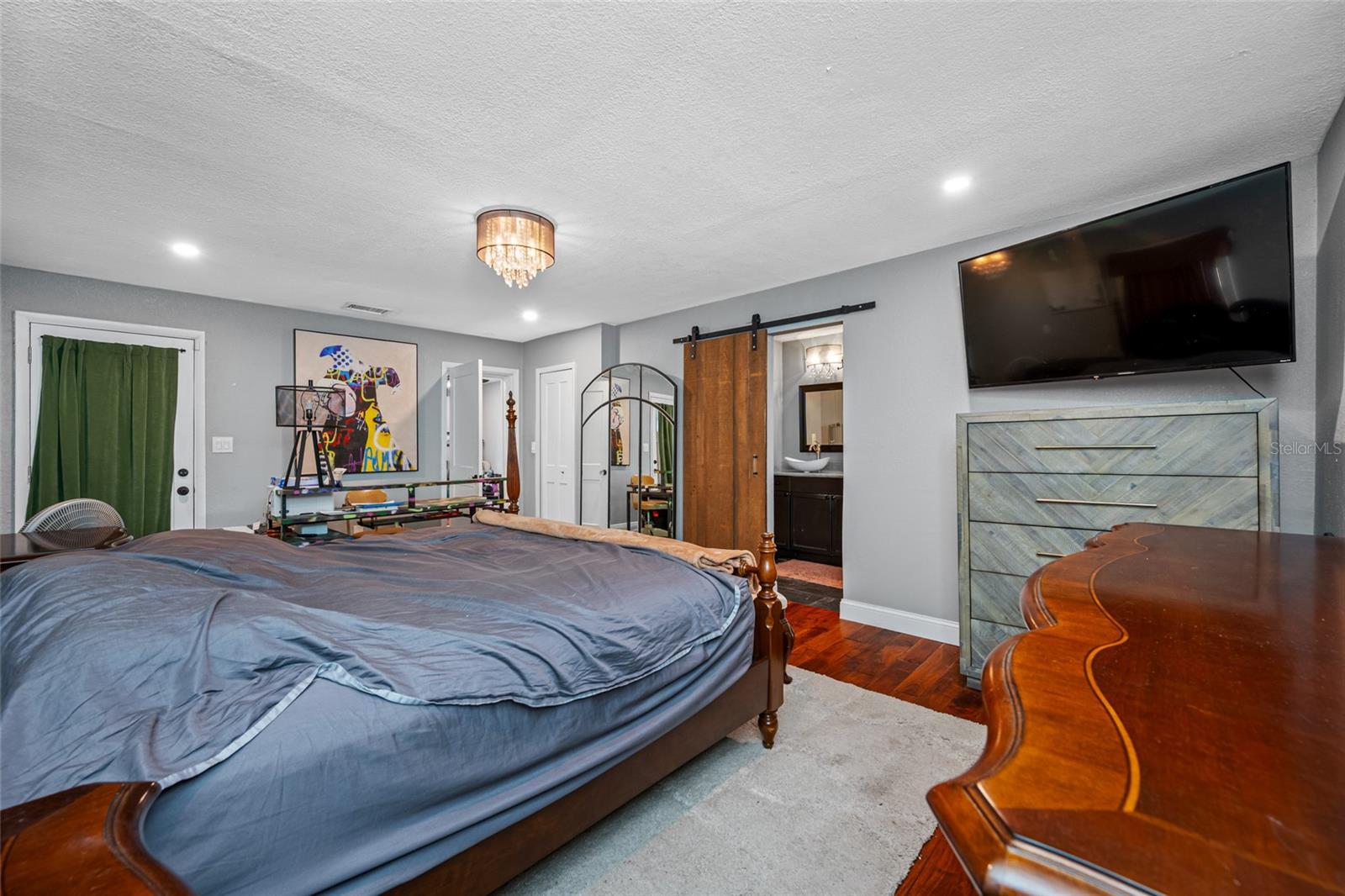 304 W HENRY AVE, TAMPA, FL — photo 31